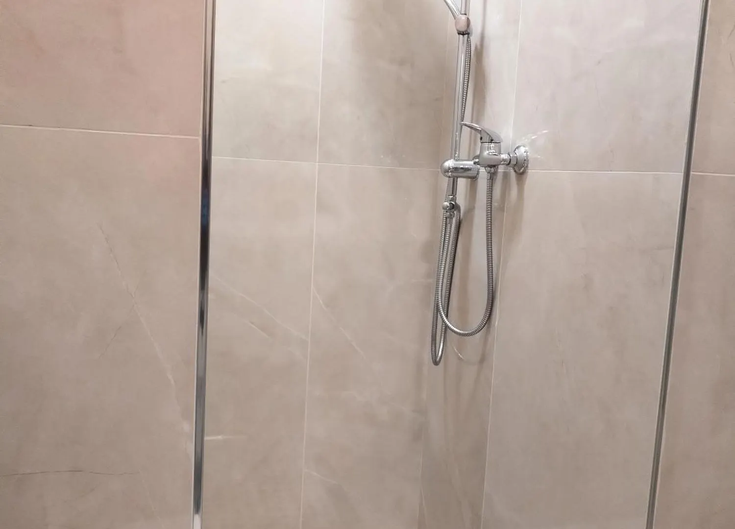Arcobaleno Rooms Mestre-Venezia 0*, Местре